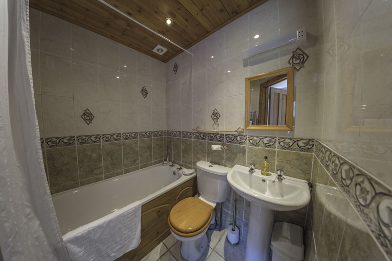 Bathroom 4, Craigard House Hotel, Argyll and Bute