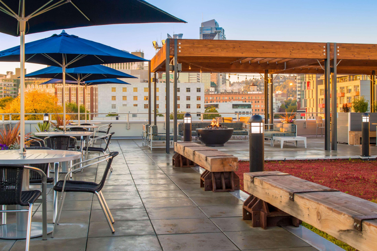 Food & Drinks 5, Hampton Inn & Suites Portland/Pearl District, Multnomah