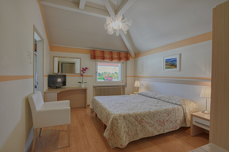Bedroom 3, Hotel Europa, Como