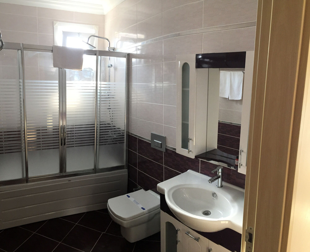 Bathroom 5, Geyikli Sunshine Hotel, Ezine