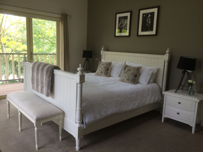 Bedroom 1, Emerald Ridge, Cardinia - North