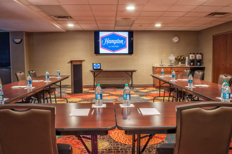 Food & Drinks 5, Hampton Inn New Philadelphia, Tuscarawas