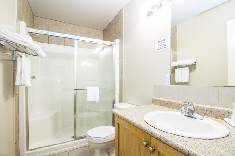 Bathroom 4, West Country Inn, Division No. 11