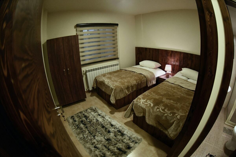 Bedroom 2, Villars, Kasrouane