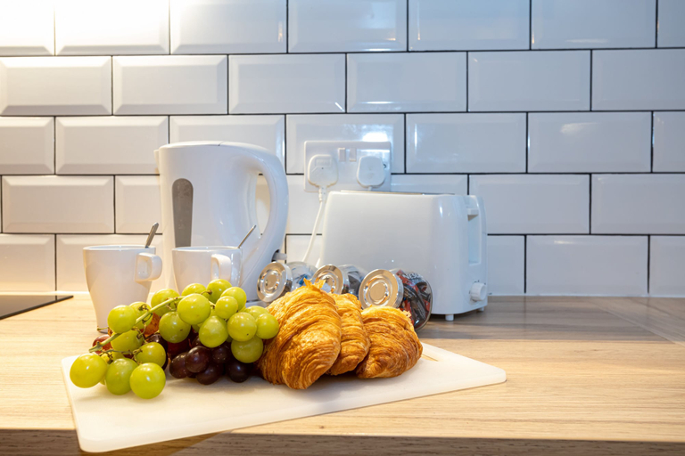 Food & Drinks, Pillo Rooms Serviced Apartments- Salford, Manchester