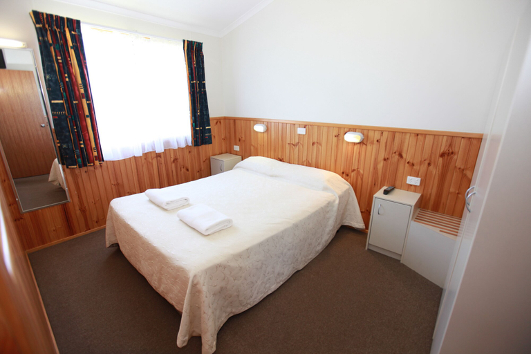 Bedroom 3, Bulli Beach Tourist Park, Wollongong - Inner