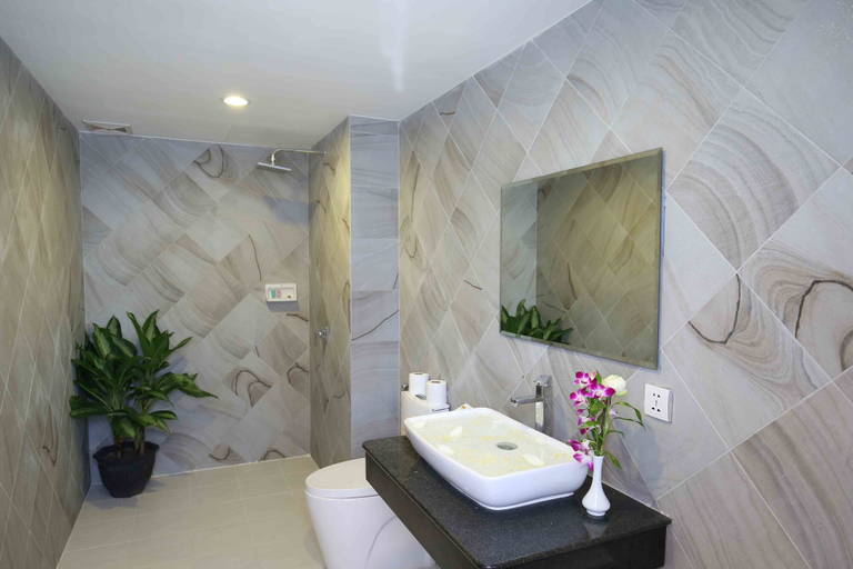 Bathroom 5, Holy Angkor Hotel, Siem Reap