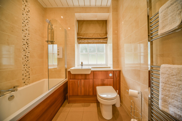 Bathroom 3, Blairquhan Cottages, South Ayrshire