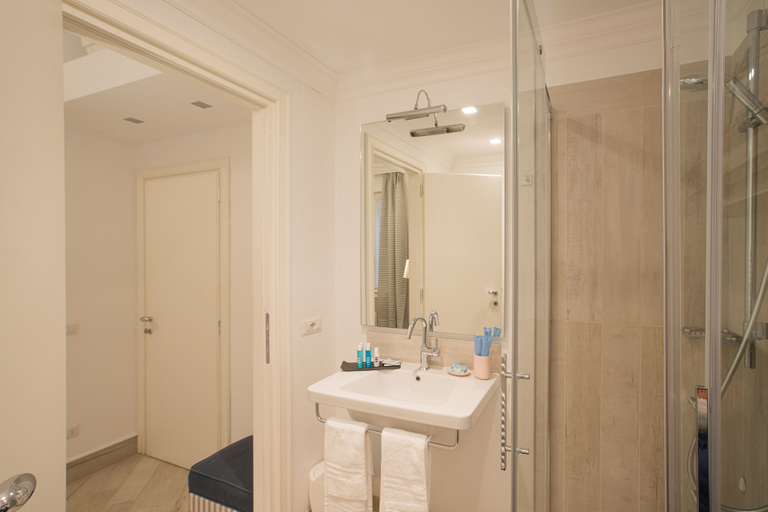 Bathroom 4, Marina Hotel Charming Rooms, Savona