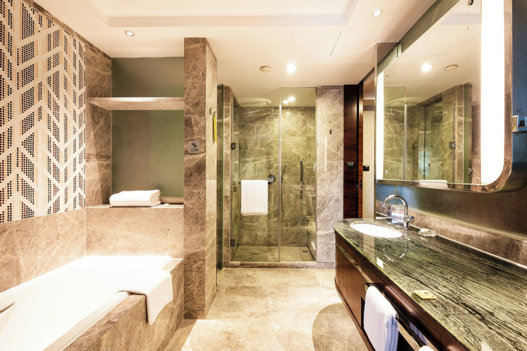 Bathroom 10