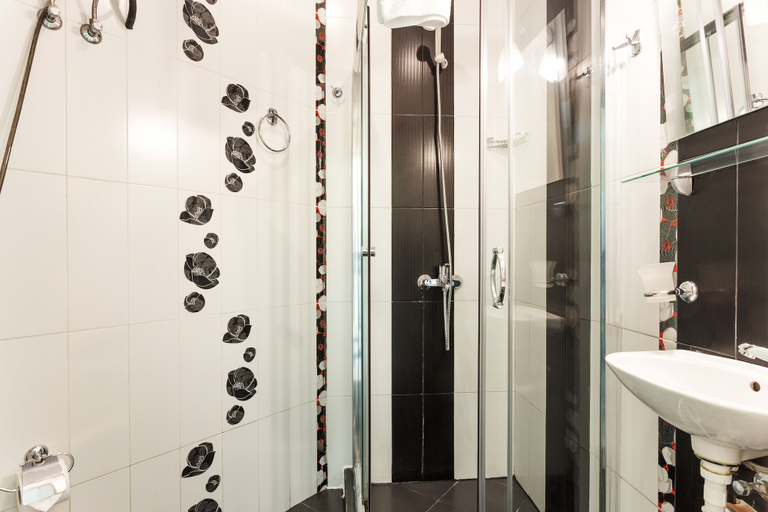 Bathroom 4, Blue Pearl Hotel, Nesebar