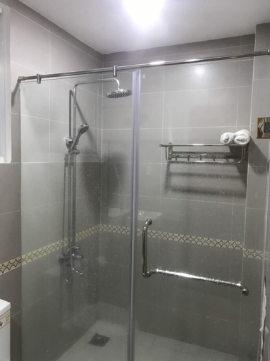 Bathroom 3, South Flower Hotel, Nha Trang