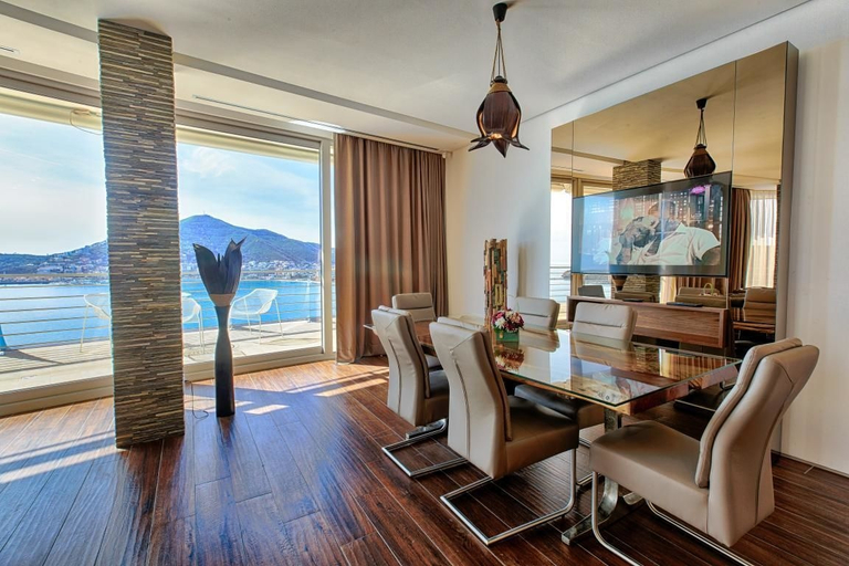 Others 5, Royal Sealine - Rozino