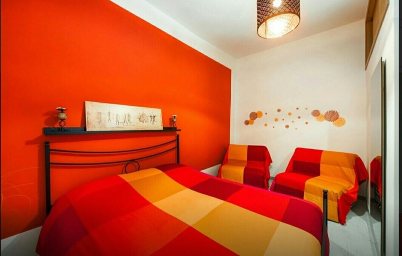 Bedroom 4, Al Fly, Bari