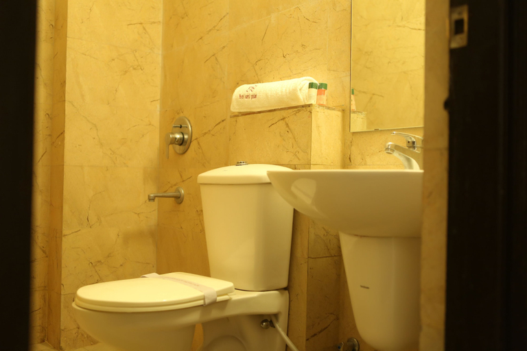 Bathroom 4, Hotel Kamla Palace, Dehradun
