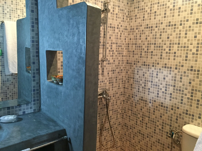 Bathroom 4, Dar Rif, Tanger-Assilah