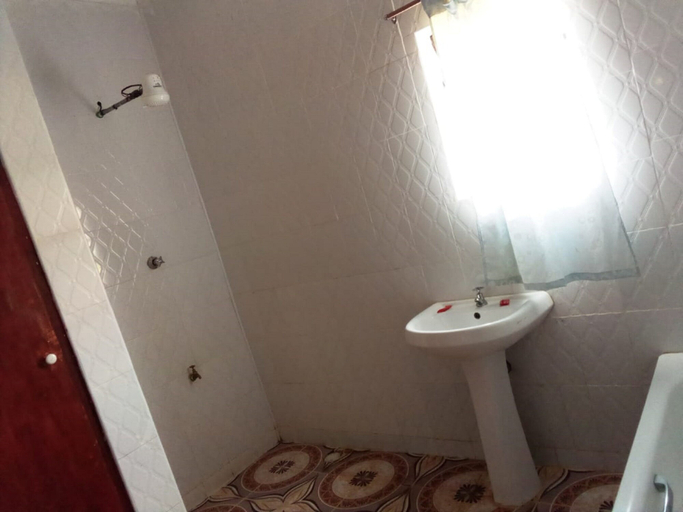 Bathroom 4, Eastward Garden Hotel, Laikipia West