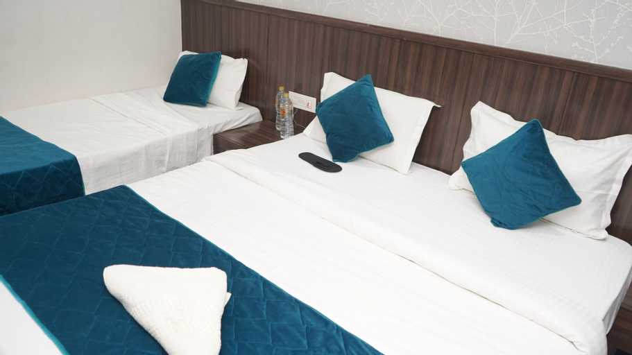 Bedroom 4, Qotel Hotel Rajouri Garden, West