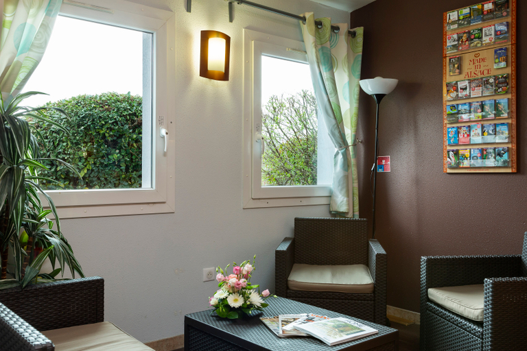 Public Area 2, B&B HOTEL Strasbourg Nord Mundolsheim, Bas-Rhin