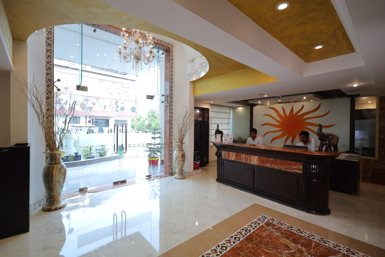 Public Area 3, Surasena Regalvista, Agra
