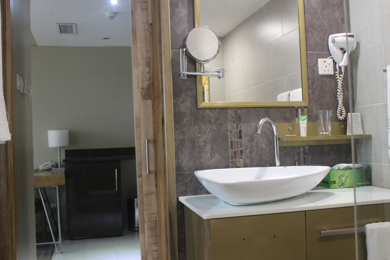 Bathroom 4, Arcadia Suites, Kampala