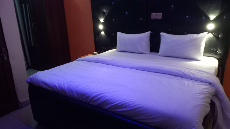 Bedroom 2, Marriot Airport Hotels, Oshodi/Isolo
