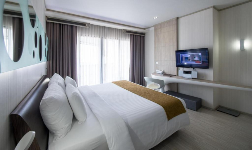 Bedroom 5, Pattaya Discovery Beach Hotel, Pattaya
