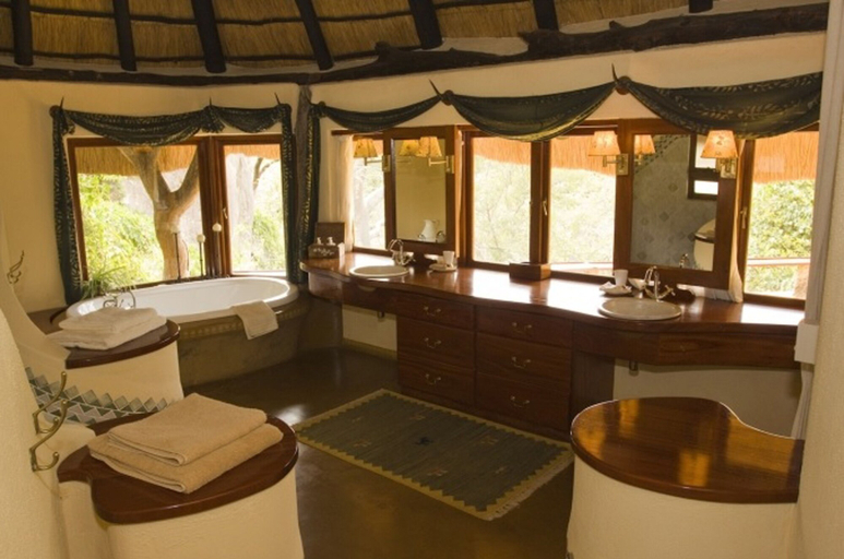 Bathroom 4, Sango Wildlife Lodge, Bikita