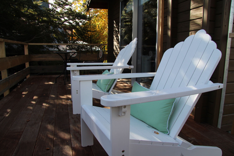 Others 4, Sunset Chalet, Mackenzie