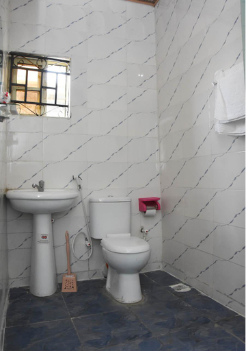 Bathroom, PrimeMeridian Hotels & Restaurant, Ibeju/Lekki