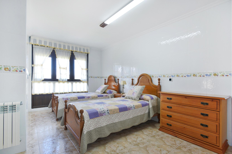 Bedroom 2, Vacacional El Pongallin, Asturias