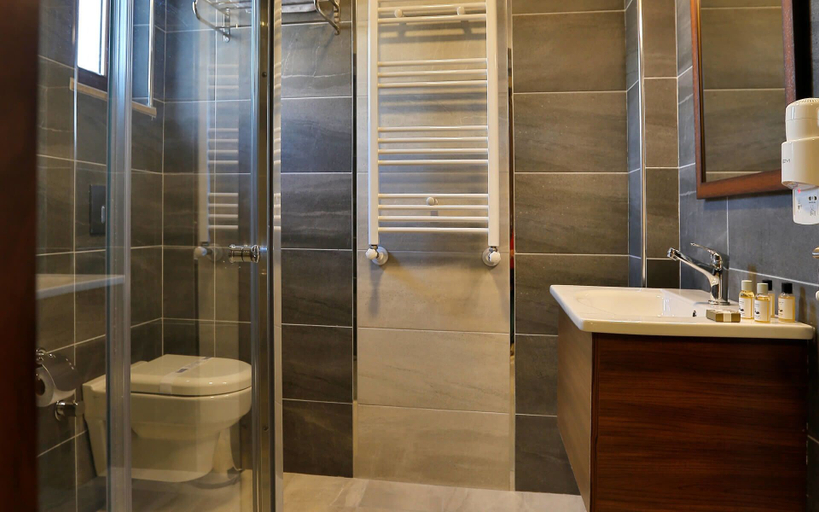 Bathroom 4, Kule Hotel, Merkez