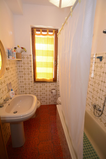 Bathroom 5, Casa Orata, Sassari