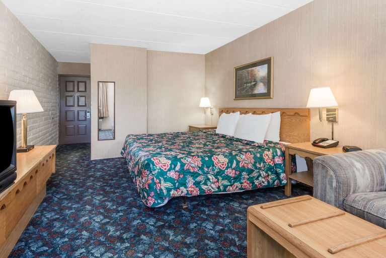 Bedroom 3, Knights Inn Dayton at Poe Ave, Montgomery