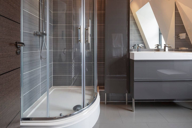 Bathroom 3, Manhattan Heights 2, Kent
