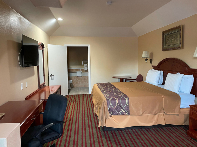 Bedroom 4, Executive Inn And Suites, Montgomery