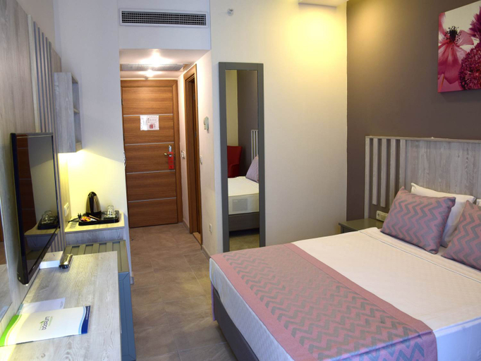 Bedroom 3, Bodrum Park Resort - All Inclusive, Bodrum