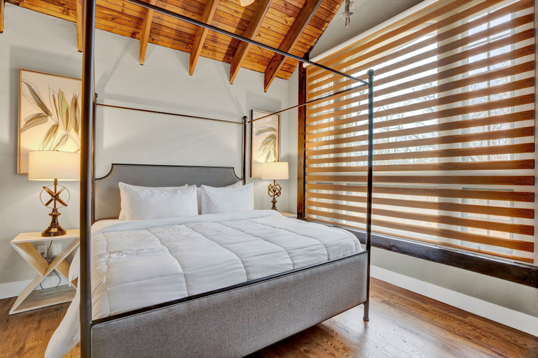 Bedroom 3, Chimney Hill Estate Inn, Hunterdon