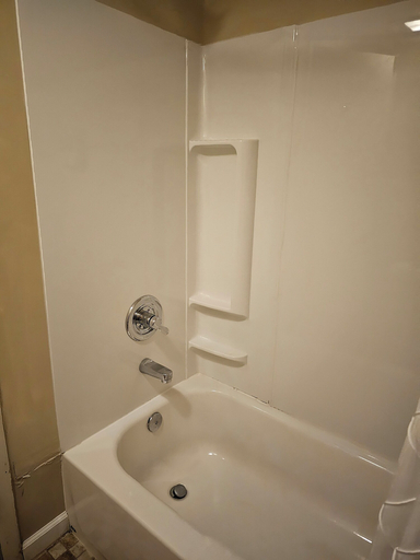 Bathroom 2, Travelodge by Wyndham Mackinaw City, Emmet