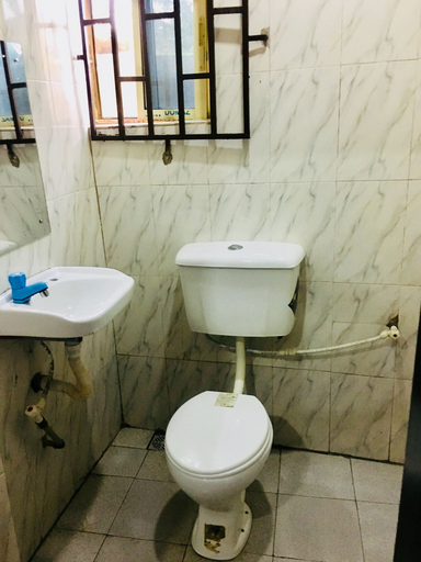 Bathroom 3, Cossy Hotel & Suite, IkaSouth