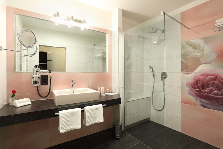 Bathroom 5, Schloß Schönberg, Vogtlandkreis
