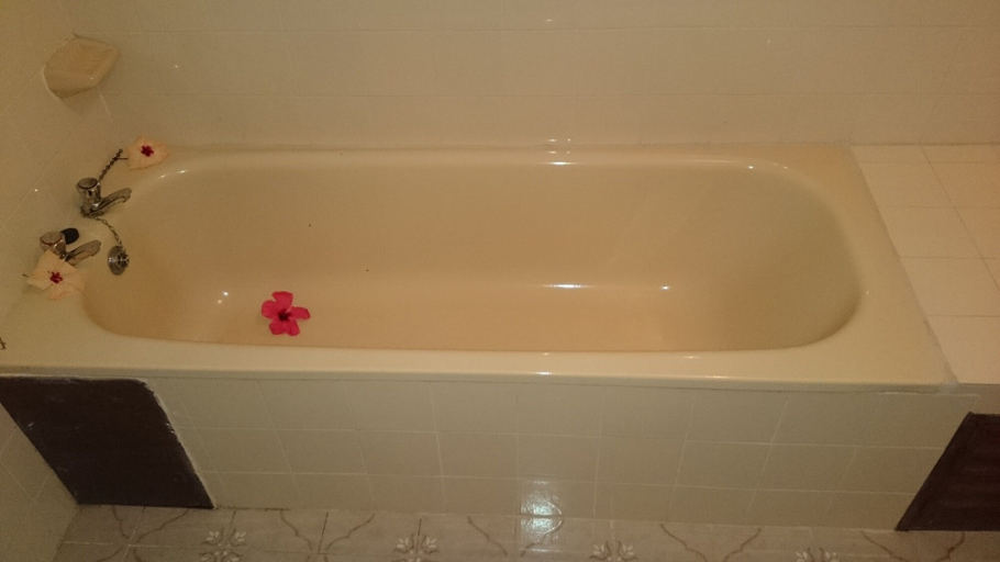 Bathroom 2, C'est Mon Choix