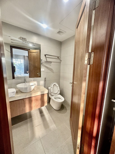Bathroom 4, Paradise Home Trinh Cong Son, Tây Hồ