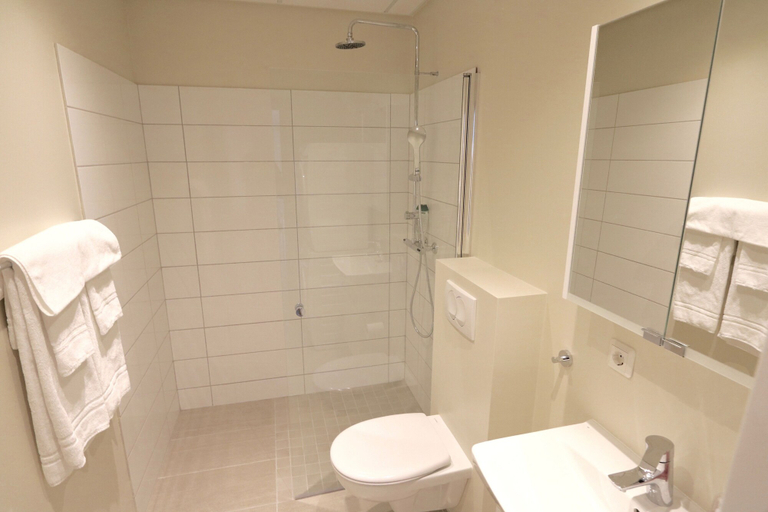 Bathroom 4, K16 apartments, Akureyri