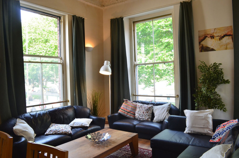 Others 4, Metrostays - O'Connell Street 84-1, Dublin