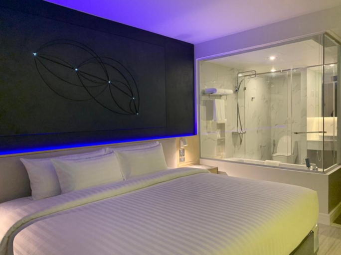 Bedroom 5, Pattaya Discovery Beach Hotel, Pattaya