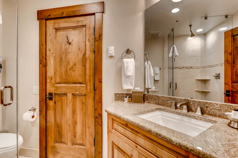 Bathroom 4, Centennial 4 Bedroom Condo Unit no. 29, Eagle