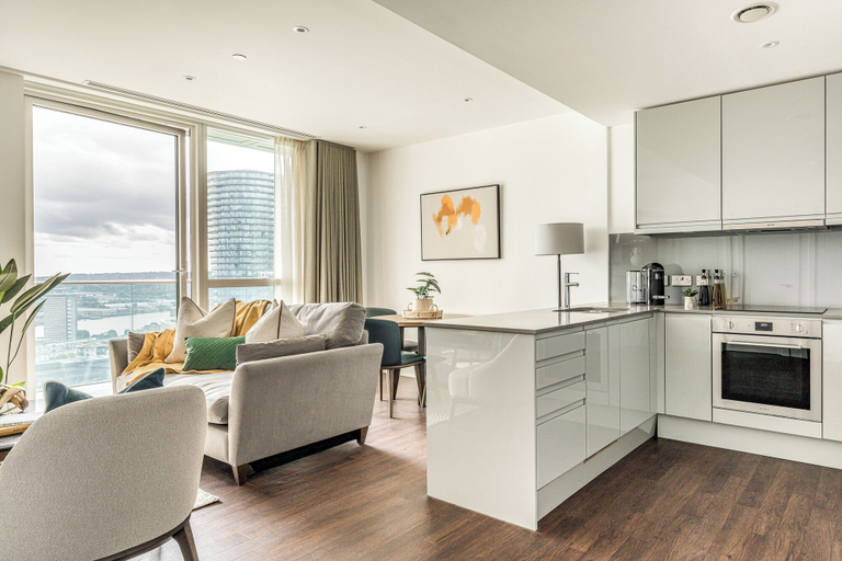 Others 5, Urban Rest Canary Wharf Apartments, London