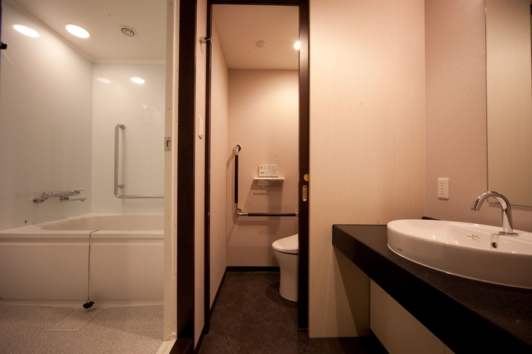 Bathroom 5, Grand Mercure Beppu Bay Resort & Spa, Hiji