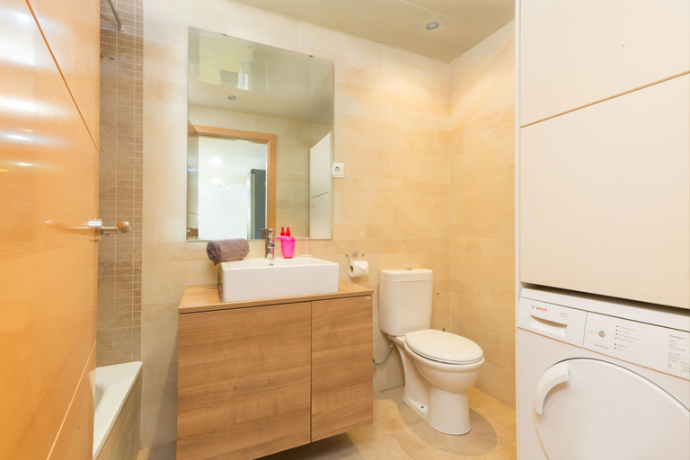 Bathroom 4, Apartamento Matarolux 14, Barcelona
